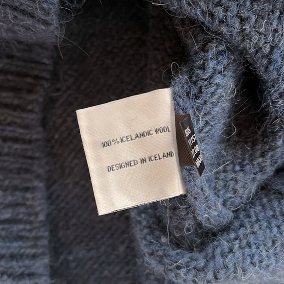 Icelandic Woolen Sweater - Picture 6 of 8